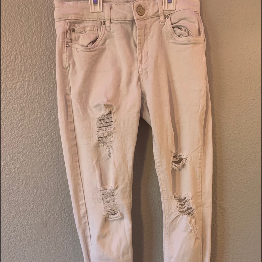 white denim jeans